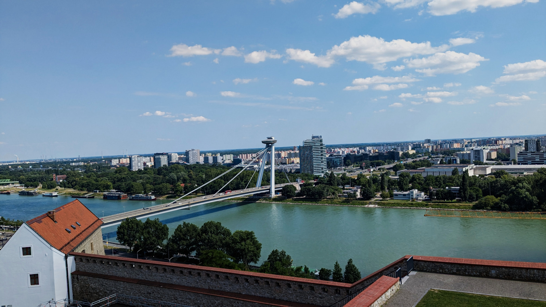 Kulturschätze der Donau - Bratislava - Brücke des Slowakischen Nationalaufstands
