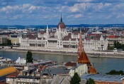 Kulturschätze der Donau - Budapest - Blick auf das Parlamentsgebäude
