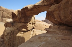Jordanien – Felsenbrücke von Umm Fruth im Wadi Rum