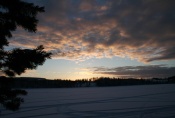 Lapplands Drag: Endloser Sonnenuntergang