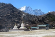 Nepal - Stupa in Khumjung