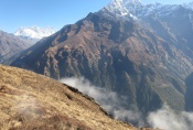 Nepal - Ein paar Wolken ziehen auf
