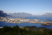 Nordkap, Hurtigruten und Lofoten: Hurtigruten im Hafen von Svolvær