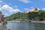 Passau - Blick auf Veste Oberhaus und Prinzregent-Luitpoldbrücke
